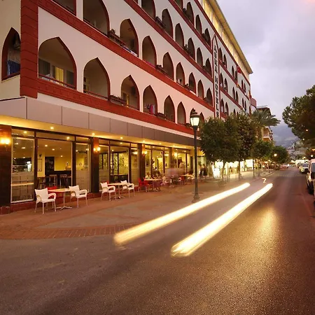 Aska Kleopatra Hotel 3*